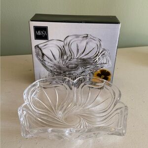Mikasa Crystal Clear Swirl Bowl